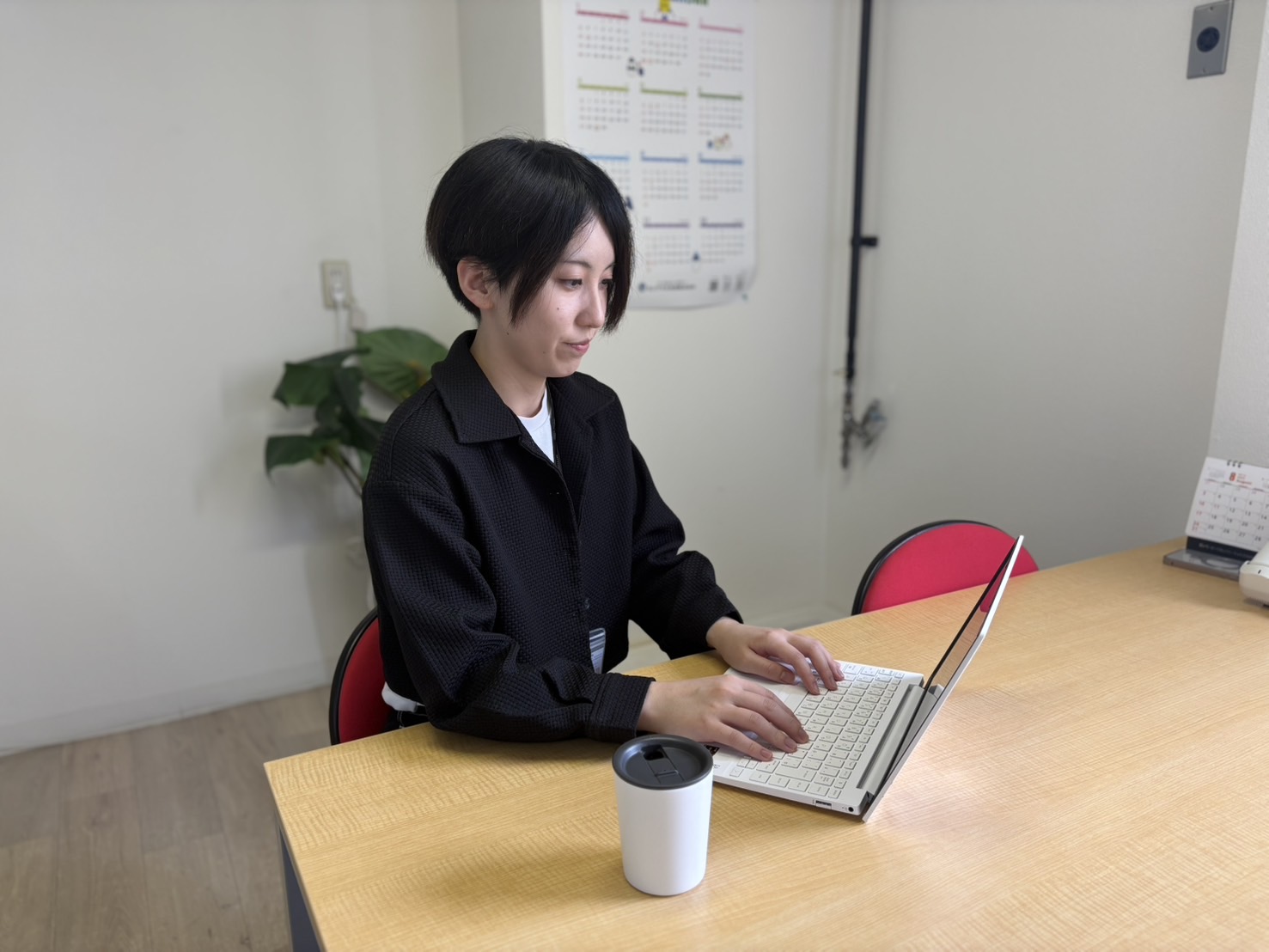 C.B（経理事務）